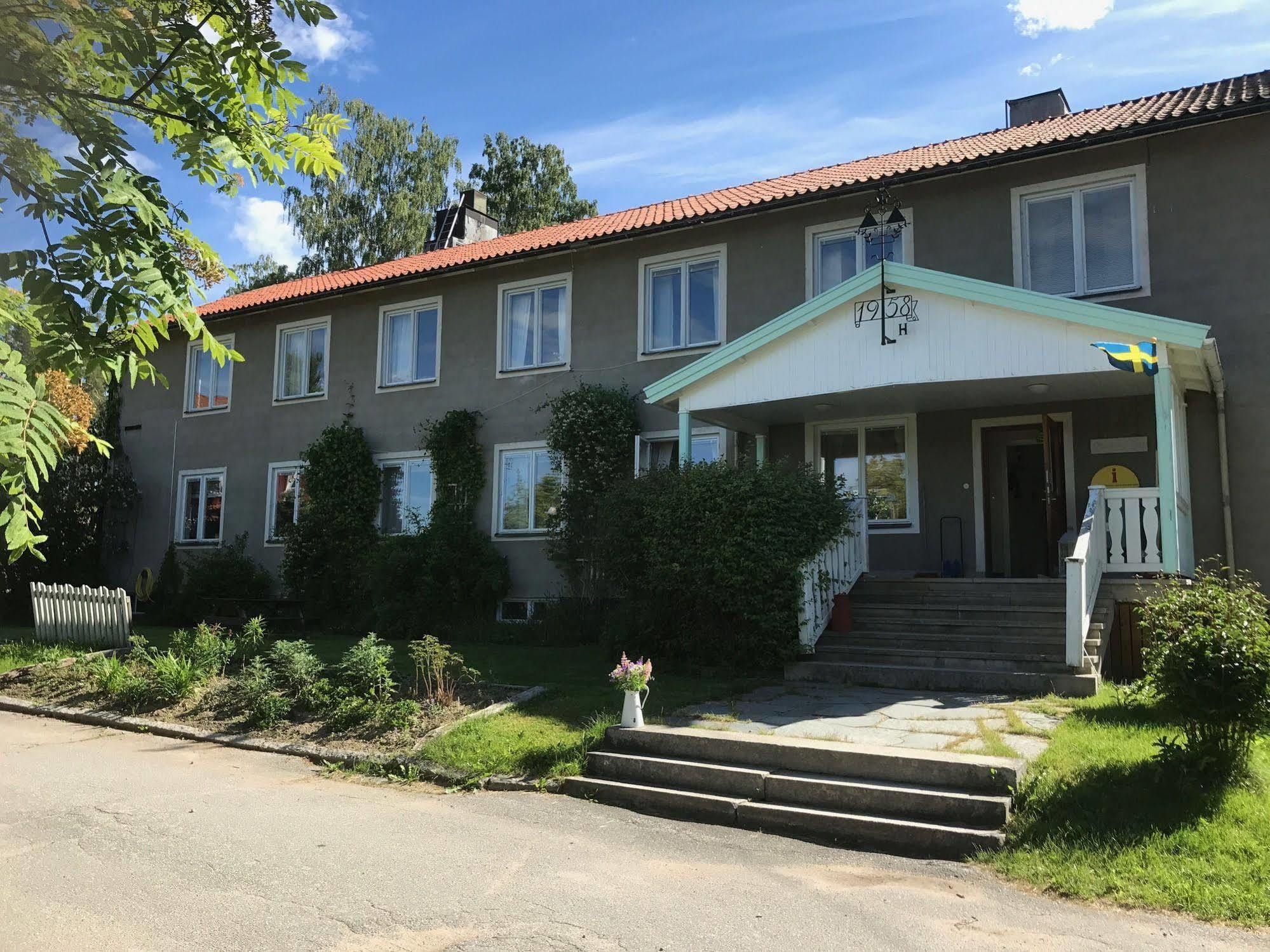 Helsingegarden Hostel Jarvso Exterior photo